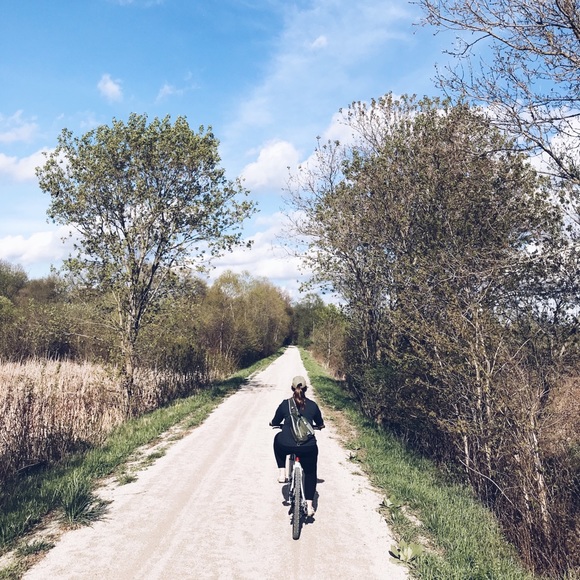 Hi There! 👋🏻 - Picture 2 of 7